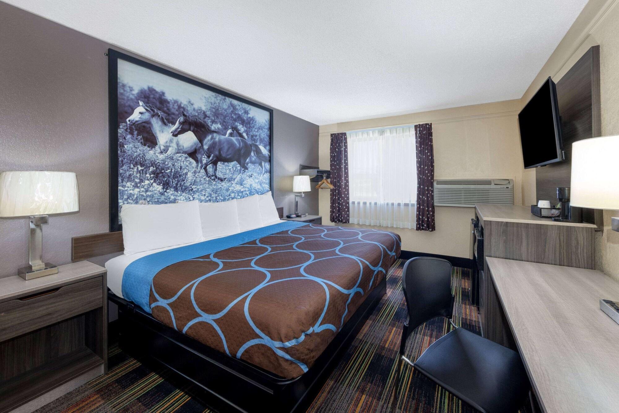 Super 8 By Wyndham Kansas City At Barry Road/Airport Exterior photo