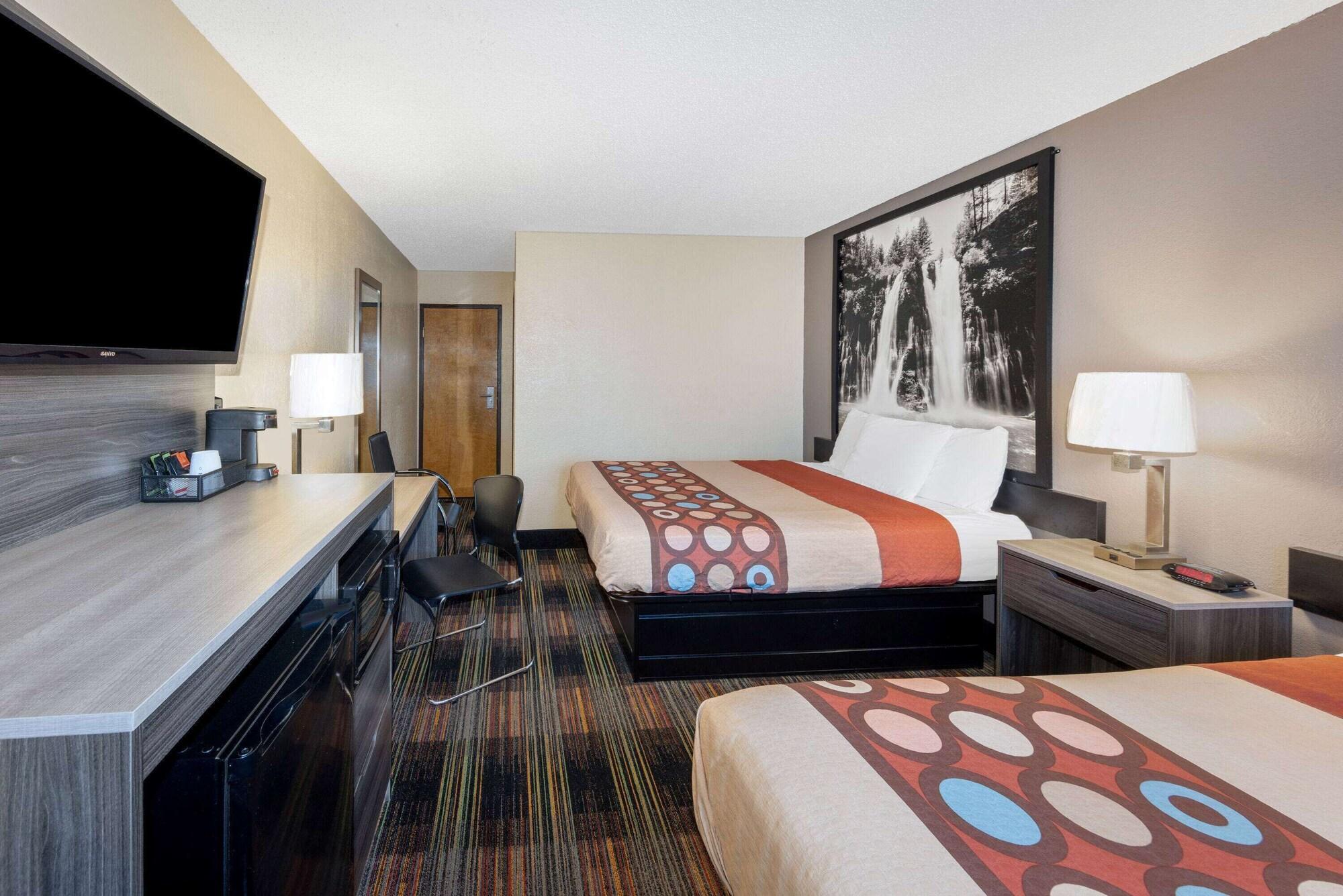 Super 8 By Wyndham Kansas City At Barry Road/Airport Exterior photo